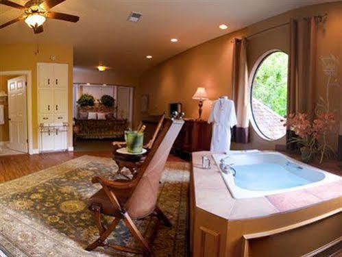 Creekhaven Inn & Spa Уимберли Экстерьер фото